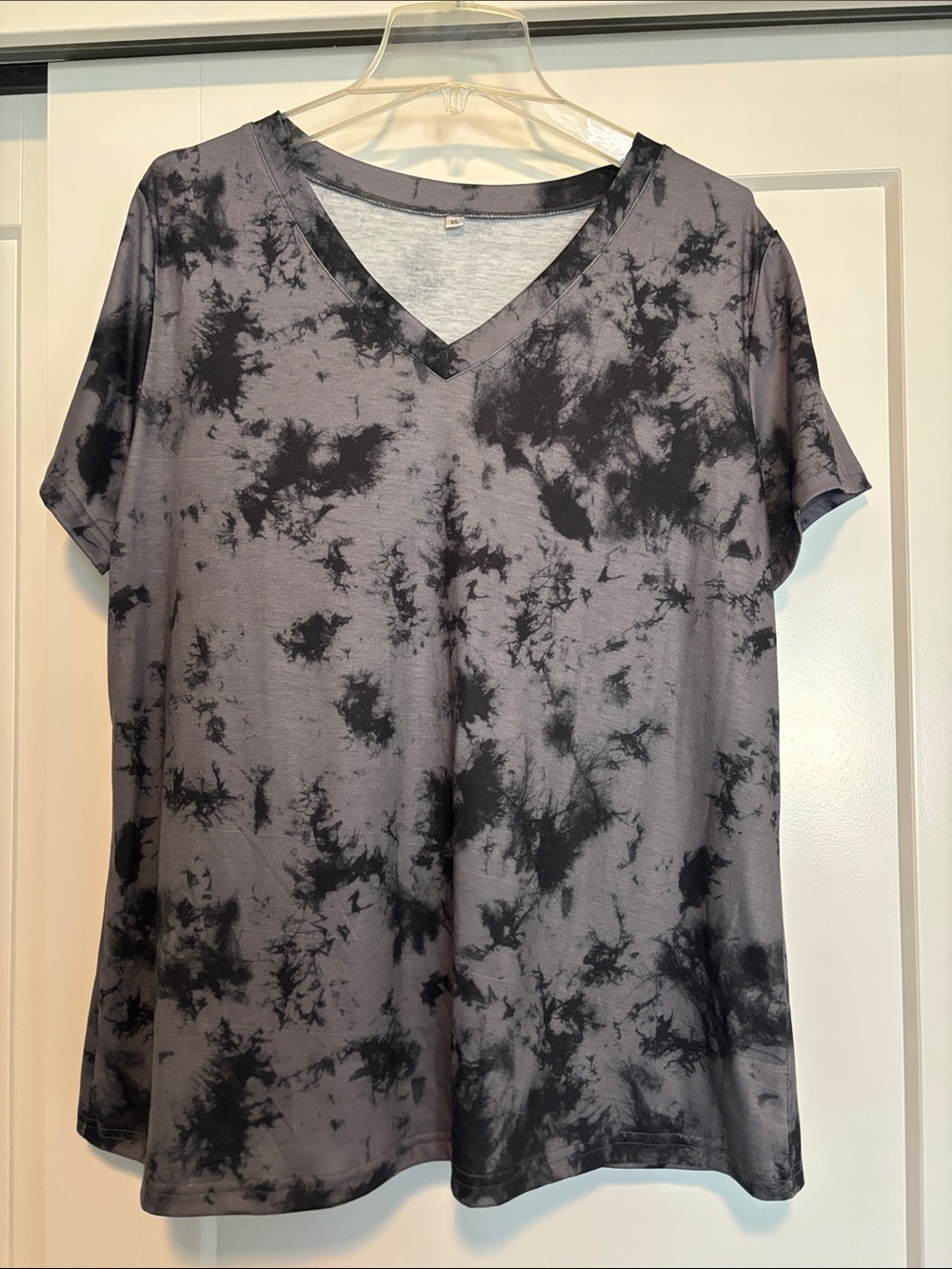 Amazon Women’s Gray & Black Tie-Dye V-Neck Short Sleeve Tee